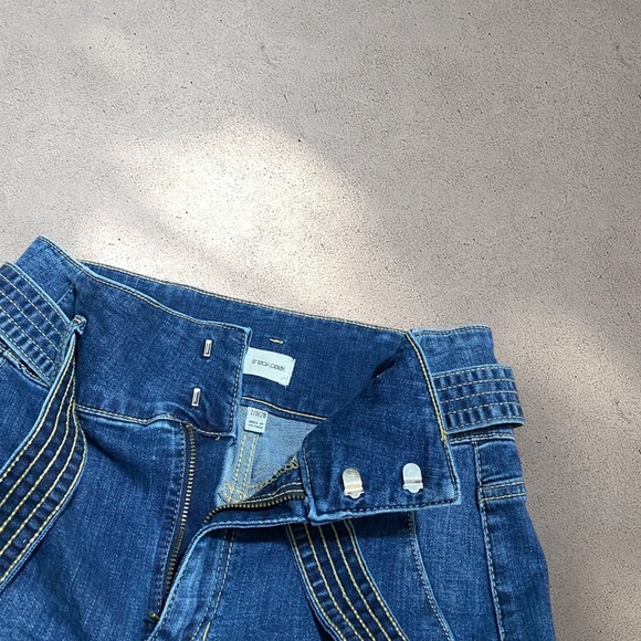 Sneak Peek High Rise Flare Jeans - Picture 5 of 6